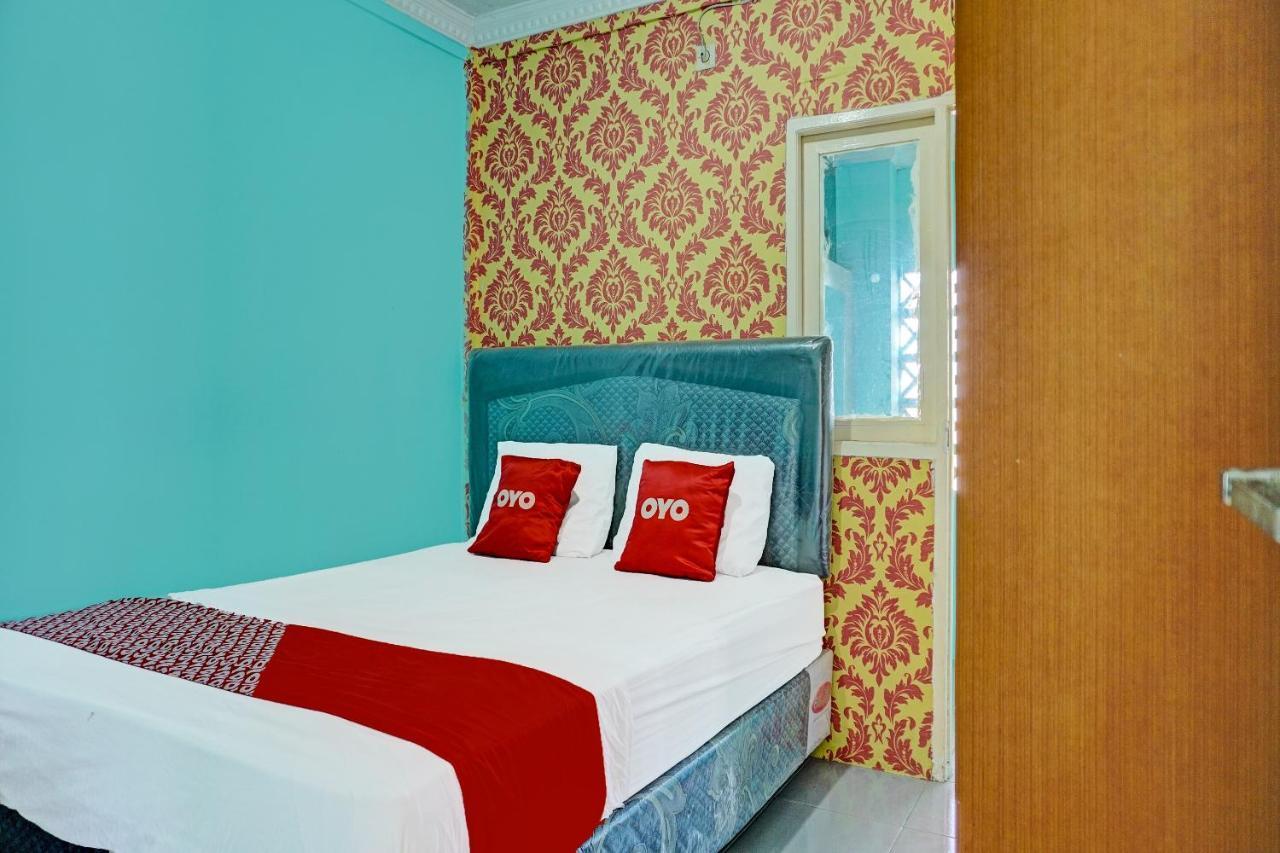 Oyo 91731 Home Stay Elis Cateliya Syariah Karawang Eksteriør bilde