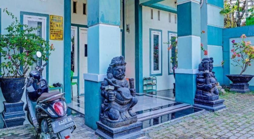 Oyo 91731 Home Stay Elis Cateliya Syariah Karawang Eksteriør bilde