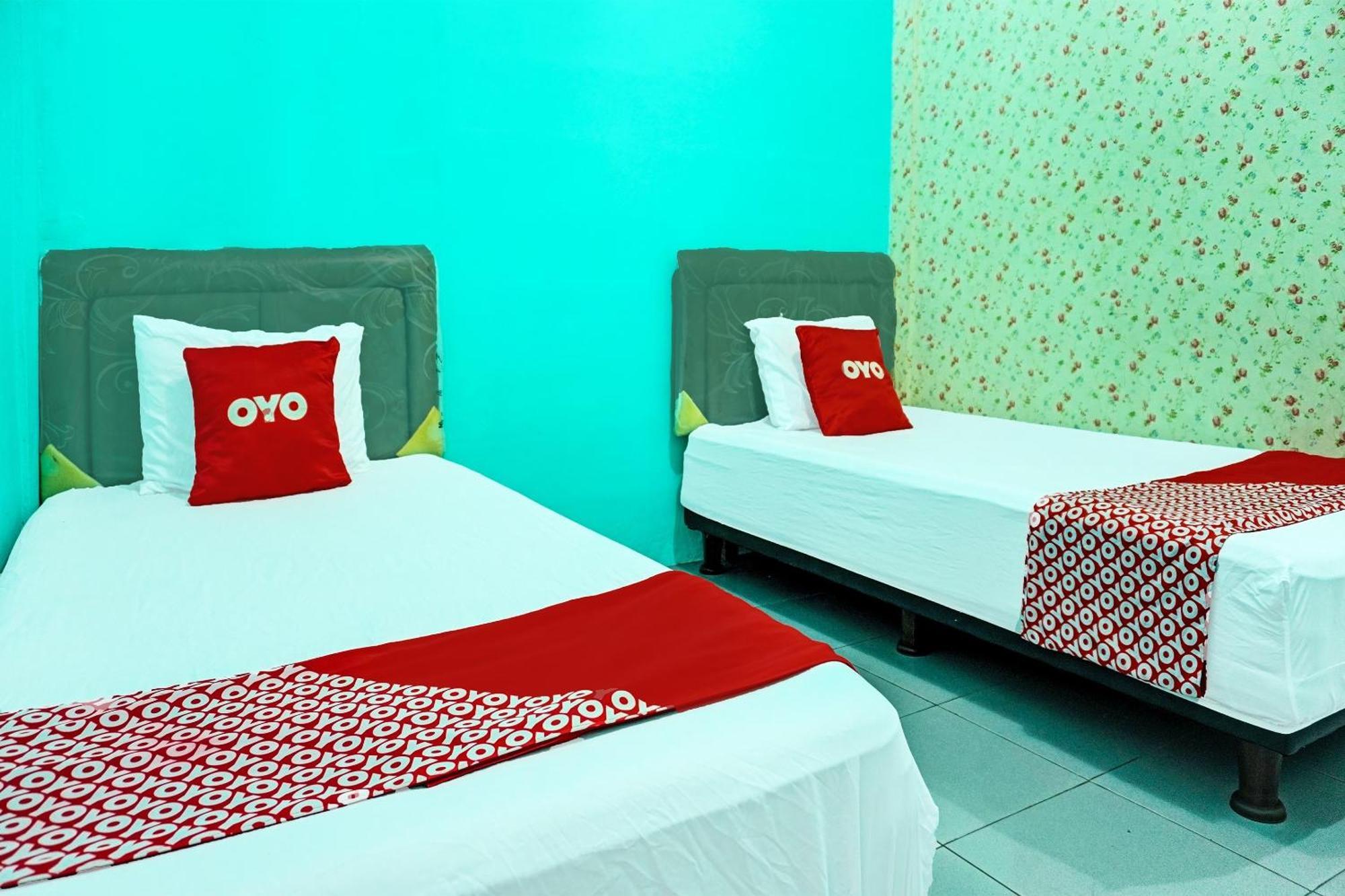Oyo 91731 Home Stay Elis Cateliya Syariah Karawang Eksteriør bilde
